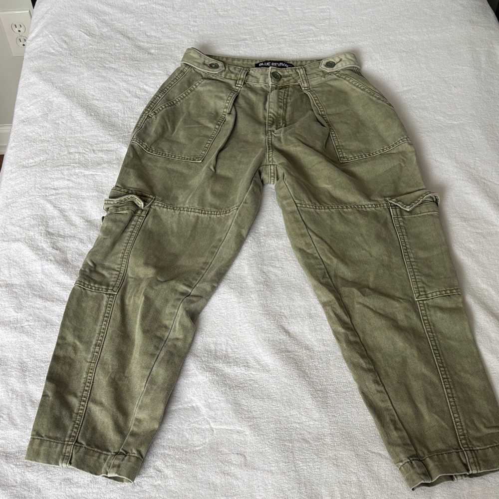 Women’s Khaki Cargo Pants